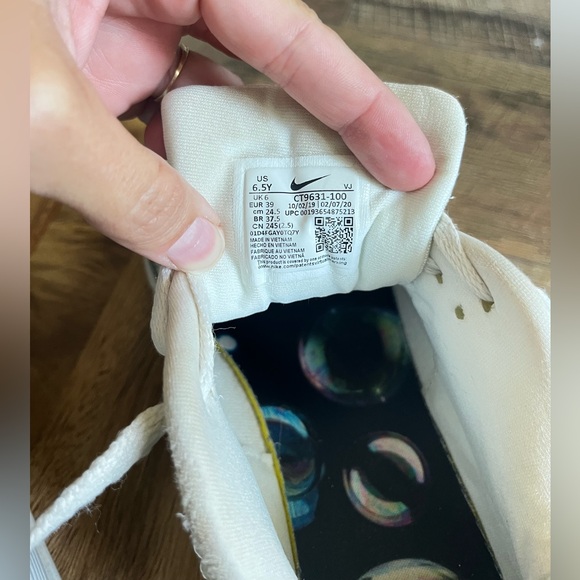 Nike Women's Sneakers - White and Blue - Picture 10 of 15